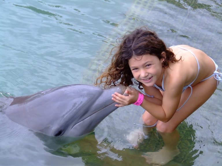 dolphin-cove-family-vacations-3