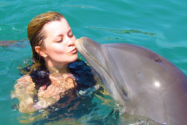 Dunn's River Falls & Dolphin Encounter Program | Book Jamaica Excursions | bookjamaicaexcursions.com | Karandas Tours