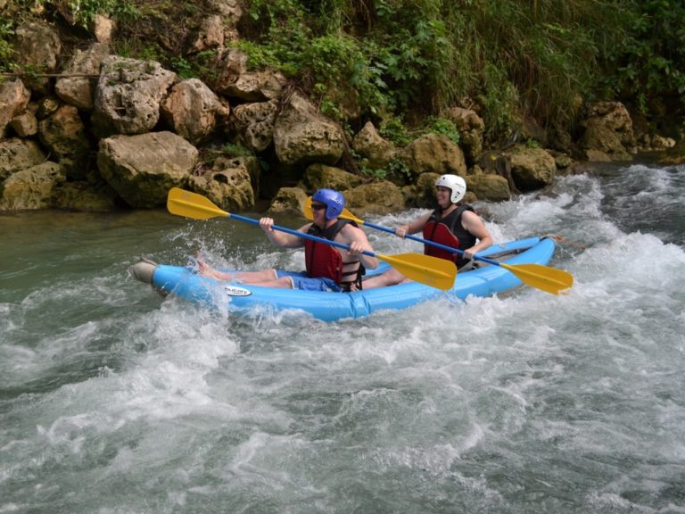 river_kayaking_3